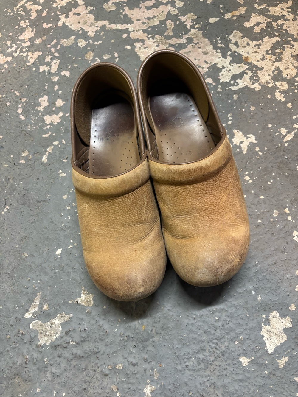 Women's Slip-On Leather Clogs in Tan